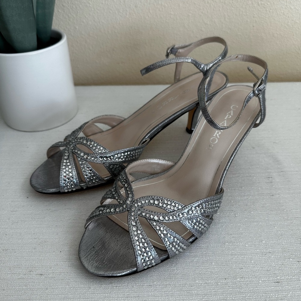 New Caparros Heirloom Silver Lame Rhinestone Formal Heeled Sandals Woman’s 8.5M